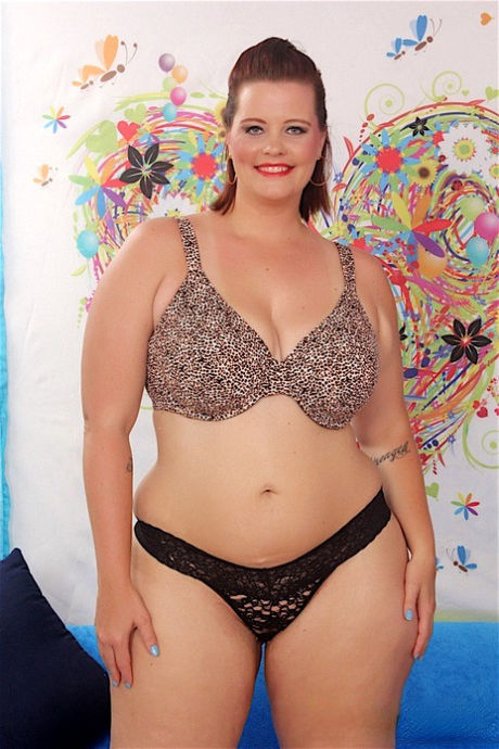 Big ass and big boobed girl using magic wand
