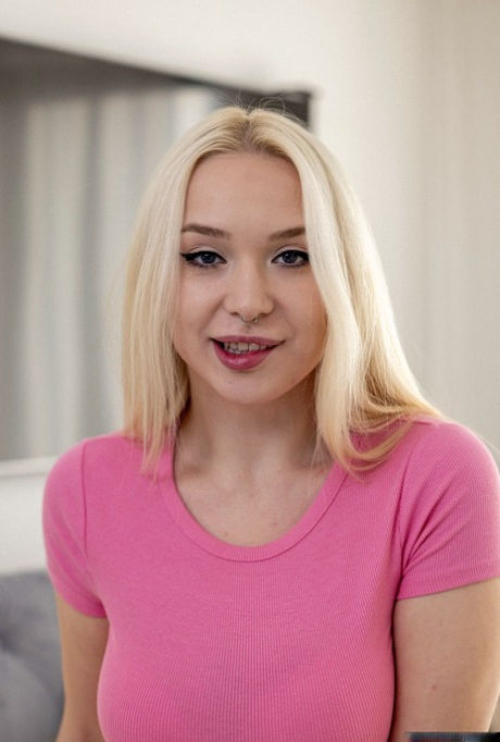 Fake Taxi Dirty driver fucking a hot teen virgin Vera Jarw
