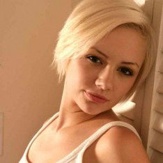Short Haired Madison Mason Dildo Fucks In Sneakers!