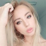 Kira Thorn gets her holes filled up with jizz of creampie by