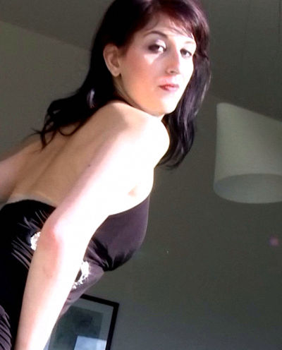 Lilou sou Baisee comme une chienne en gang bang interracial