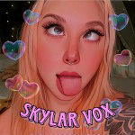 Big natural boobs teen stepdaughter Skylar Vox is an exhibisionist