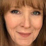 GILF Cyndi Sinclair Exposes Her Mature Body For Big Dick POV